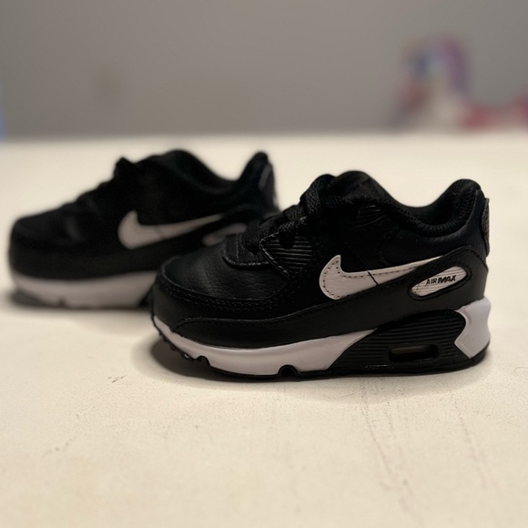 NIKE AIR MAX Toddler sneakers size 6c - Picture 3 of 9